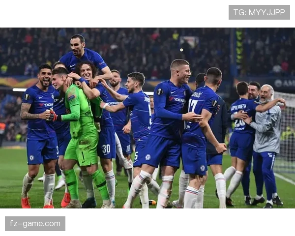 中国足球历史决赛：回顾荣耀与激情交织的巅峰时刻表现分析